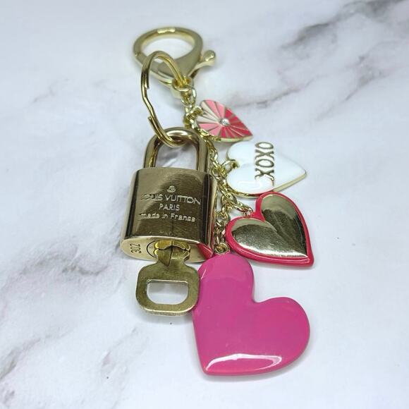 Louis Vuitton Lock & Key Set #302 w/ a Pink & Gold Heart Cluster Keychain - Picture 2 of 6